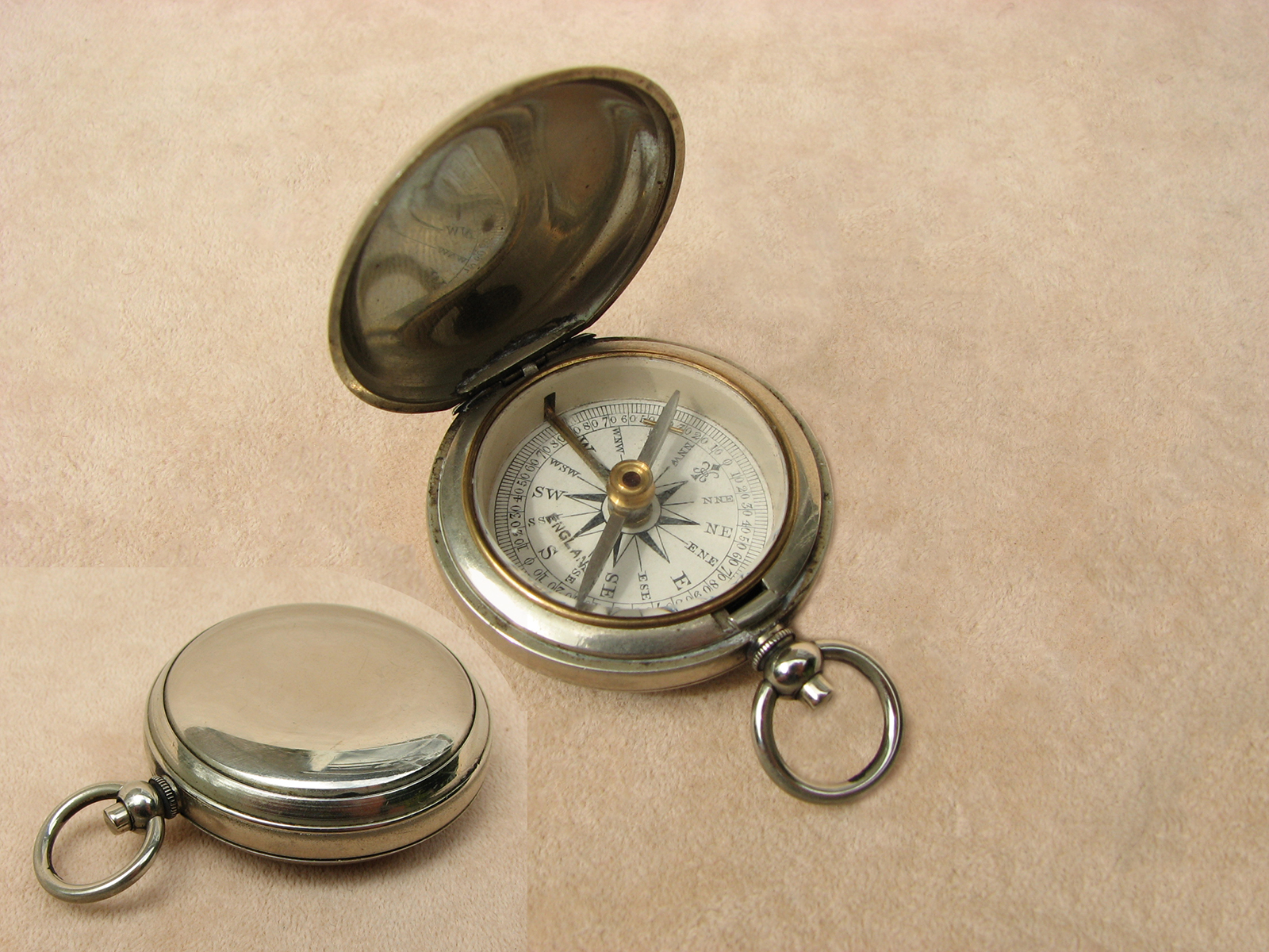 Late Victorian hunter cased pocket compass with cross bar needle
